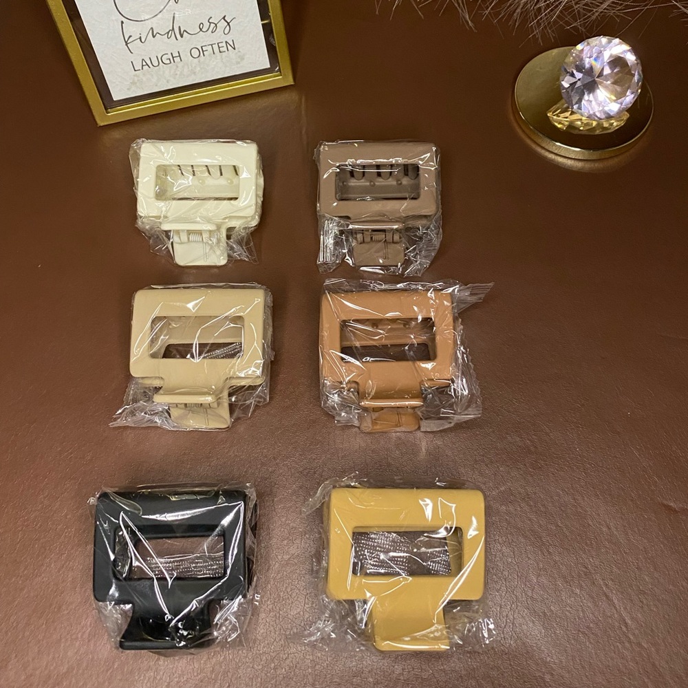 🎉3 for $15🎉 Mini Matte Claw Clips